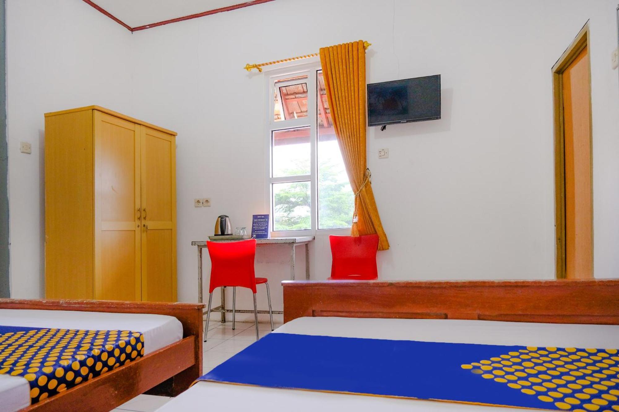 Oyo Life 2638 Hotel Raya Саранган Экстерьер фото